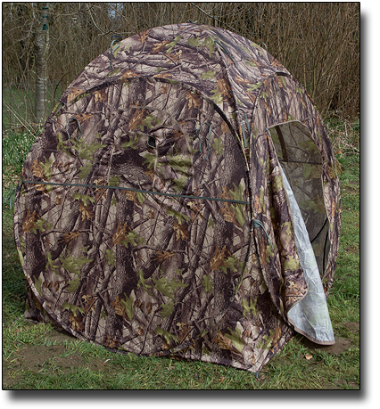 Foto : Komplett aufgebaut sieht das Frankonia Tarnzelt so aus